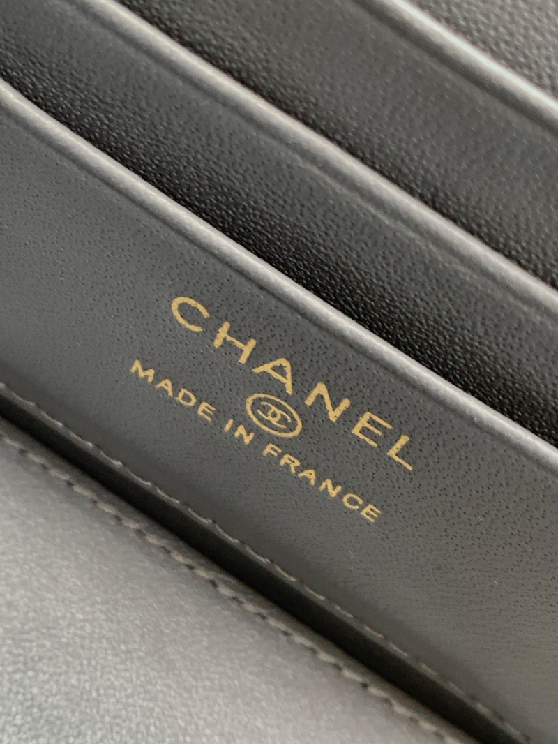 Ch**el cosmetic bags